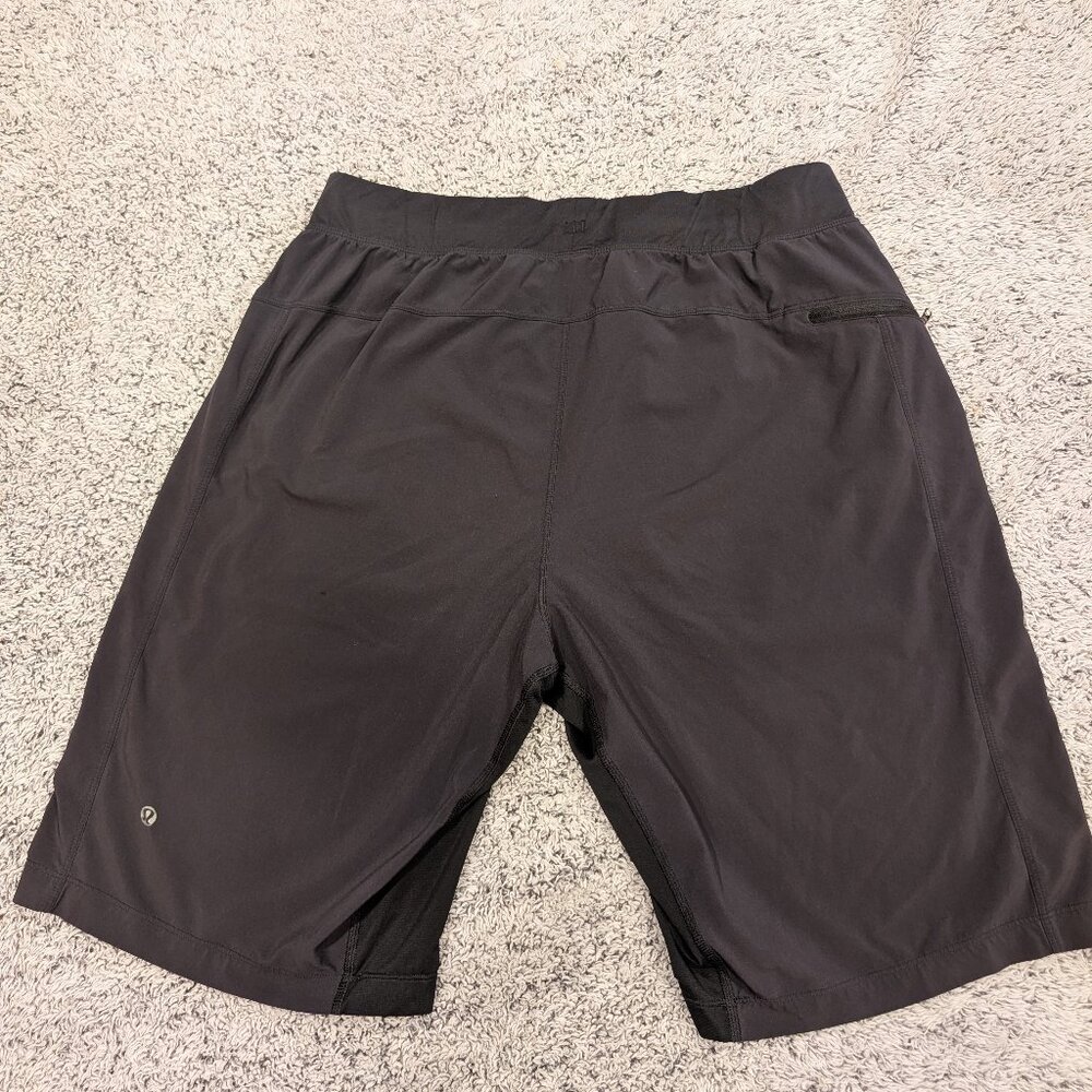 Lululemon Men's T.H.E. Linerless Shorts 9" Large Black Gym Athleisure Fitness